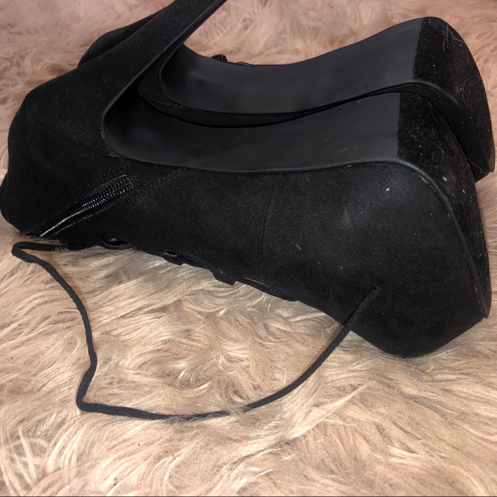Shoe - Picture 4 of 4